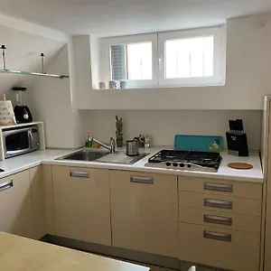 Appartamento La Casetta Di Via Verona, Milano