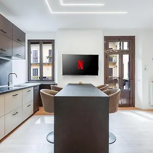 Appartamento Bilocale Moderno - Center, Milano